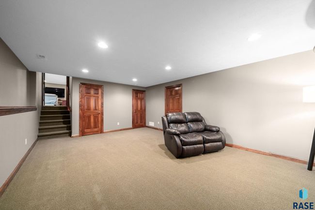 4400 E Aster Cir, House other with 5 bedrooms, 4 bathrooms and null parking in Sioux Falls SD | Image 48