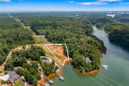 240 E Waters Edge Ln, West Union, SC, 29696-3625 | Card Image