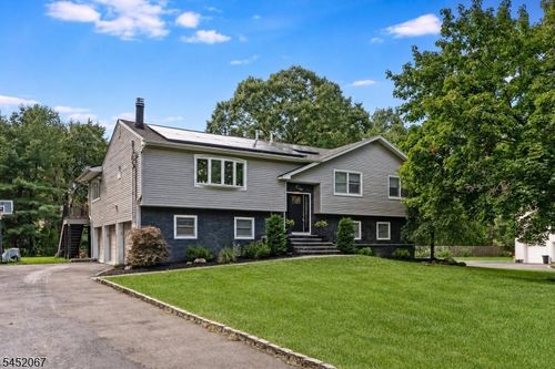 23 Douglas Dr, Towaco, NJ, 07082-1415 | Card Image