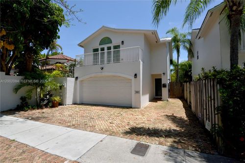 a-3081 Matilda St, Miami, FL, 33133-4532 | Card Image