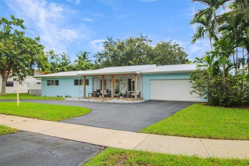 1190 Robin Ave, Miami Springs, FL, 33166-3130 | Card Image