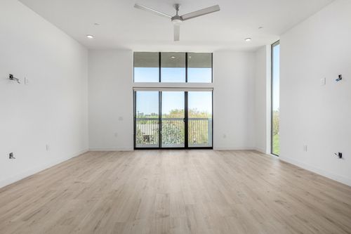 304-531 E Willetta Street, Phoenix, AZ, 85004 | Card Image