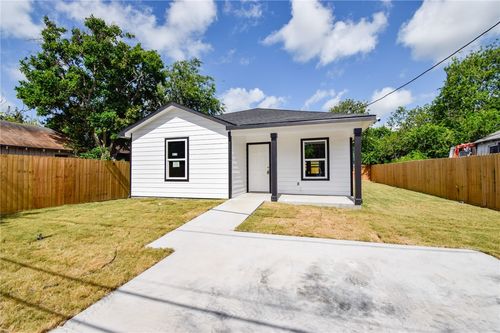 815 Elesa St, Corpus Christi, TX, 78405-2525 | Card Image
