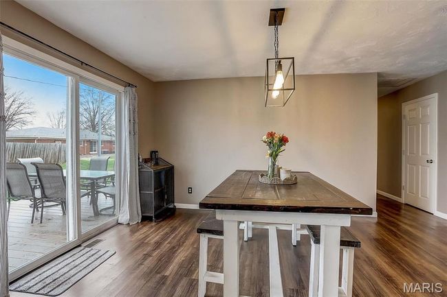 1051 Saint Clair St, House other with 3 bedrooms, 2 bathrooms and 2 parking in Carlyle IL | Image 11
