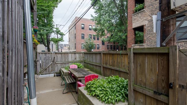 APT-3 - 1301 Addison St, Condo with 3 bedrooms, 2 bathrooms and null parking in CHICAGO IL | Image 25