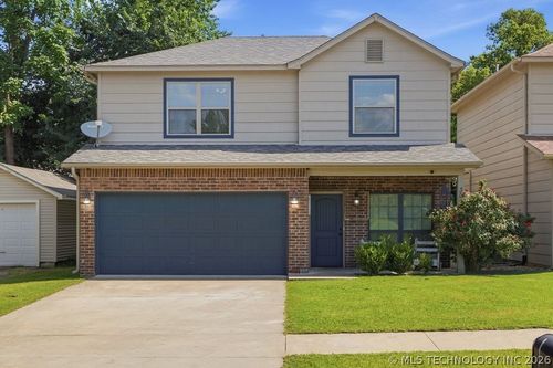 308 4th St, Claremore, OK, 74017-7439 | Card Image