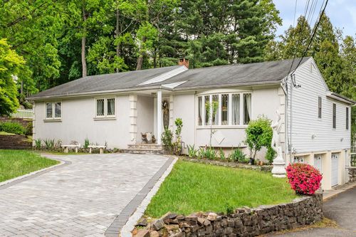 210 Alps Rd, Wayne, NJ, 07470-6027 | Card Image