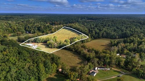 1215 Ennis Branch Rd, Mc Ewen, TN, 37101-5218 | Card Image