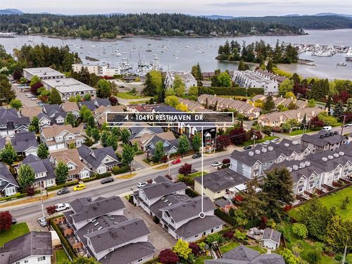 4-10490 Resthaven Dr, Sidney, BC, V8L3H7 | Card Image