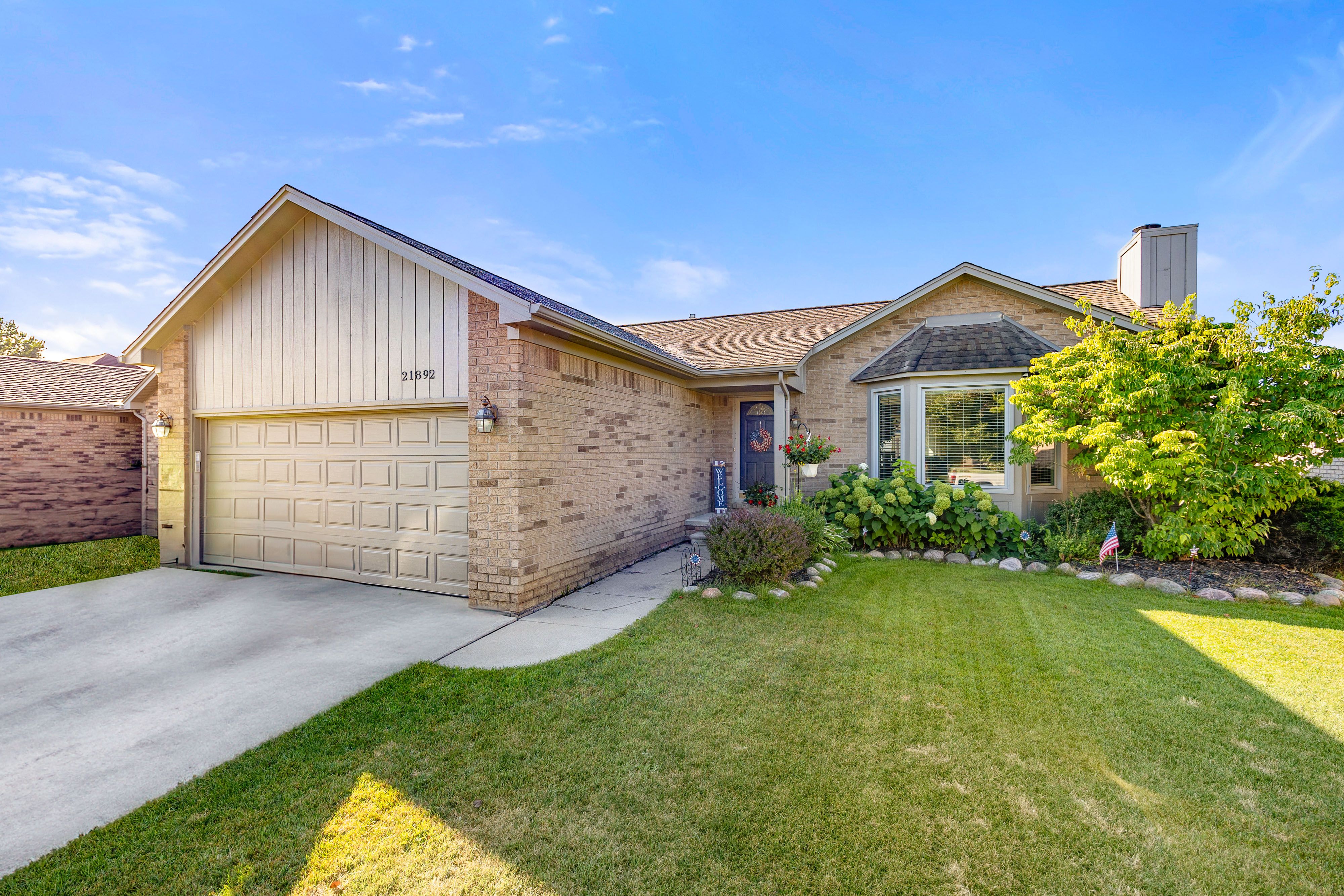 Sunset Dr, Macomb, MI 48044