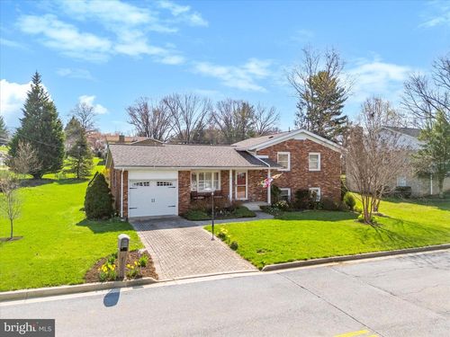 2 Lombardy Dr, Middletown, MD, 21769-7809 | Card Image
