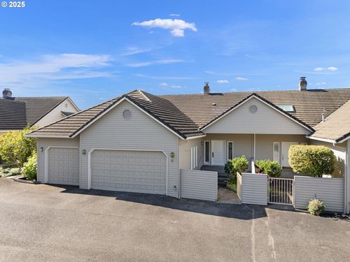 8212 Nw Fruit Valley Rd, Vancouver, WA, 98665-6538 | Card Image