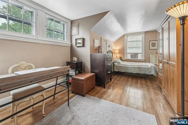 74 Oakdene Ave, House other with 6 bedrooms, 3 bathrooms and null parking in Cliffside Park NJ | Image 26