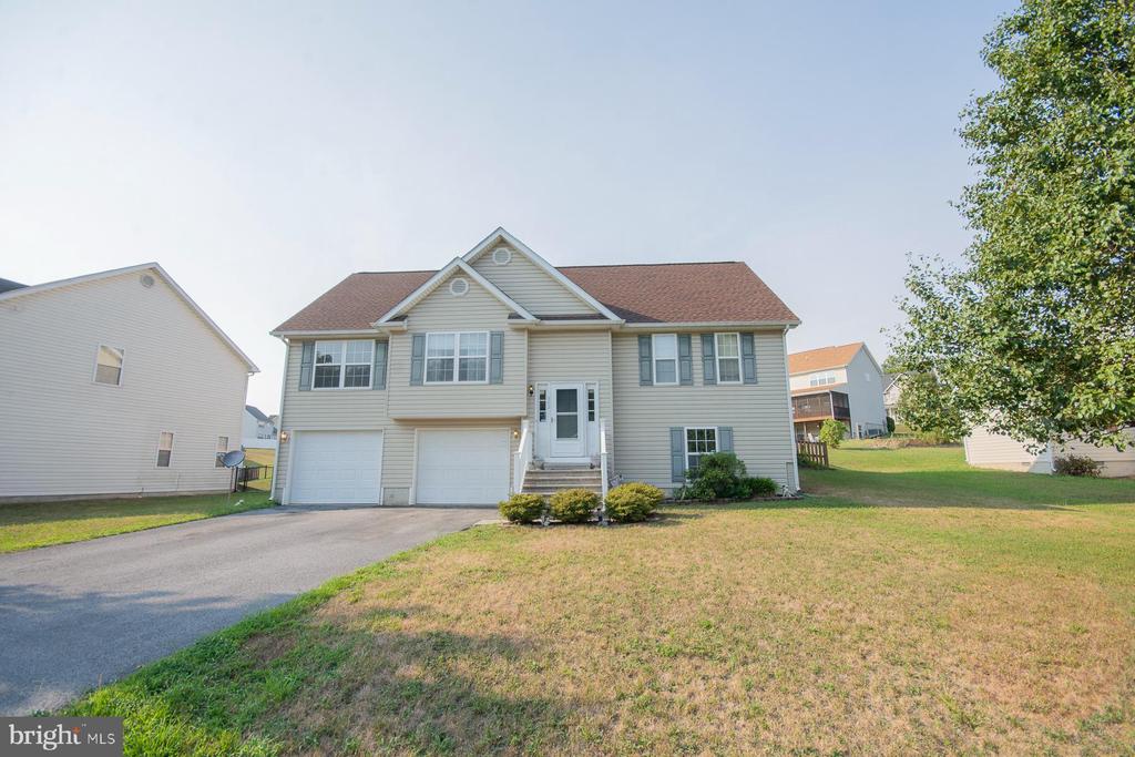 Aztec Dr, Martinsburg, WV 25405