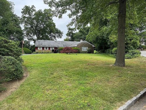 14 Martin Ct, Great Neck, NY, 11024-1620 | Card Image