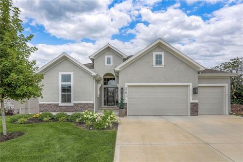 2767 Sw 12th Ter, Lee's Summit, MO, 64081-3706 | Card Image