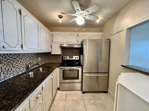 94 Windsor E, West Palm Beach, FL, 33417 | Card Image