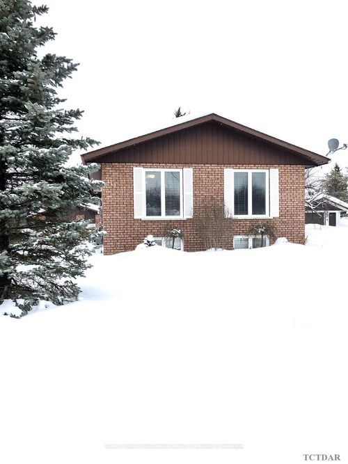 111 Sybil St, Porquis Junction, ON, P0N1E0 | Card Image