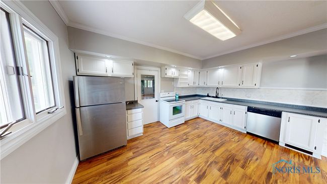 628 Maple St, House other with 3 bedrooms, 3 bathrooms and 3 parking in Clyde OH | Image 17