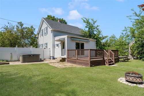 785 Main Ave, Warwick, RI, 02886-3213 | Card Image