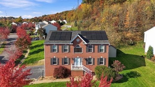 8001 Maureen Dr, Cranberry Twp, PA, 16066-2861 | Card Image