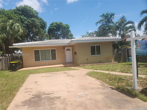 212 Sw 13th St, Dania Beach, FL, 33004-4367 | Card Image