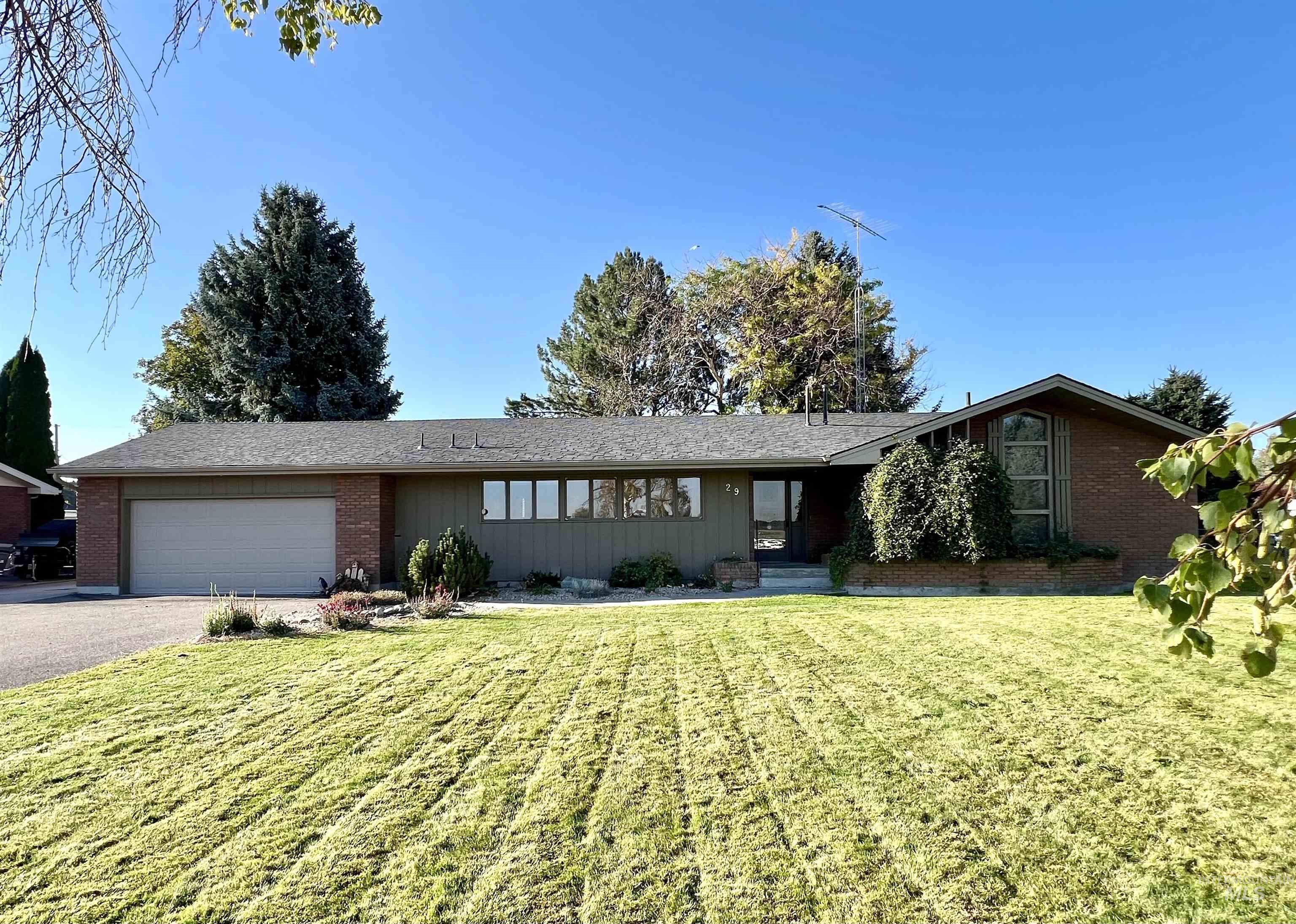 200 , Burley, ID 83318