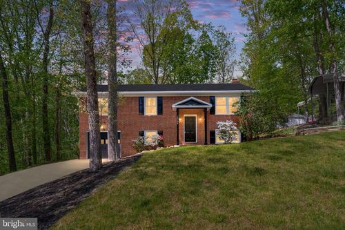 10704 Ann Davis Dr, Fredericksburg, VA, 22408-1969 | Card Image