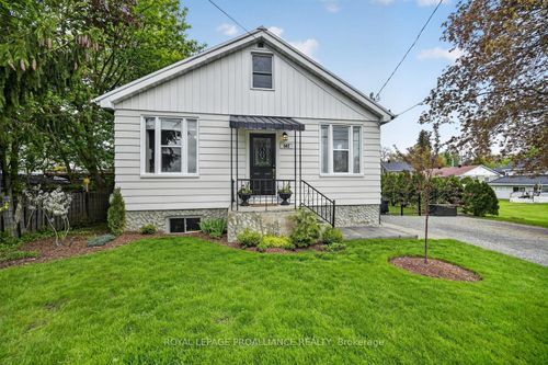 562 Prince Street W, Prescott, ON, K0E1T0 | Card Image