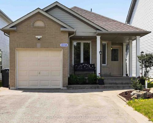 1038 Grandlea Crt, Oshawa, ON, L1K2N1 | Card Image