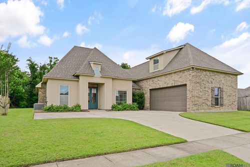 7119 Lakecrest Dr, Zachary, LA, 70791-2868 | Card Image