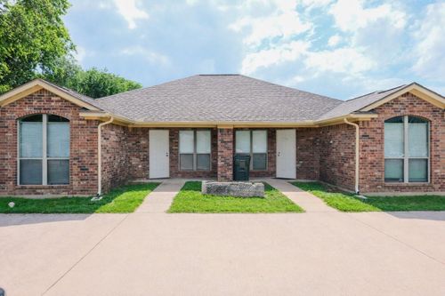 722 N Sharp St, Franklin, TX, 77856-4832 | Card Image