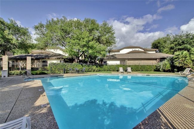 Closest two story condo to the pool! | Image 29