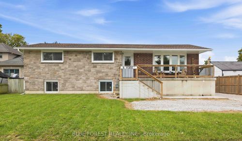 6 York St, Forest, ON, N0N1J0 | Card Image
