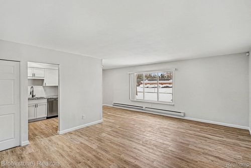 apt-1-1872 Colonial Village Way, Waterford, MI, 48328-1958 | Card Image