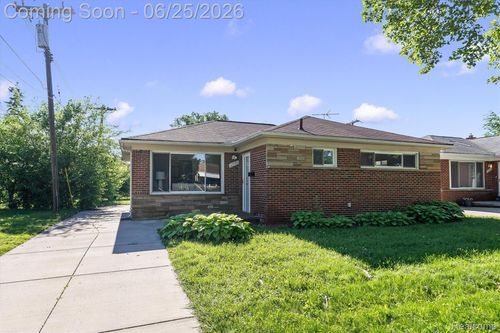 23520 Marlow St, Oak Park, MI, 48237-2492 | Card Image