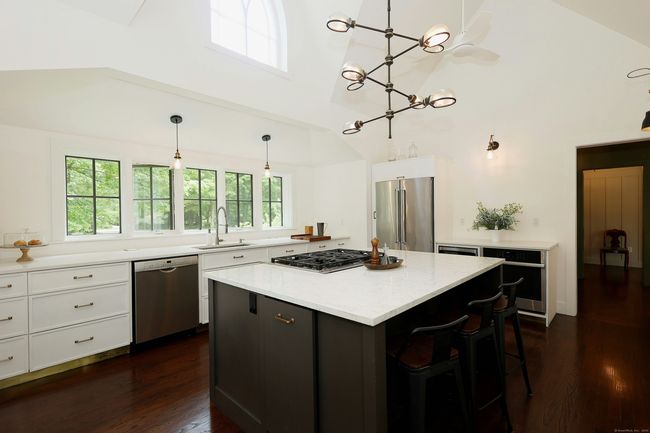 171 Cross Hwy, House other with 4 bedrooms, 4 bathrooms and null parking in Redding CT | Image 21