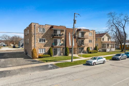 103 E Eleanor Street, Thornton, IL, 60476 | Card Image