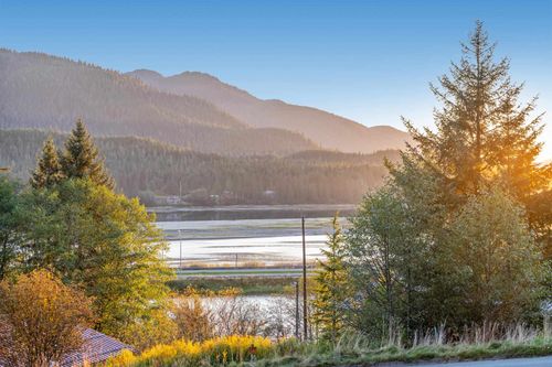 1308 Abby Ct, Juneau, AK, 99801-9599 | Card Image