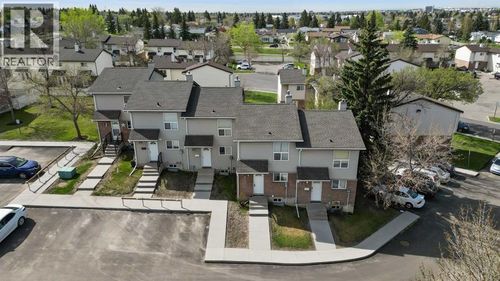 10-64 Whitnel Crt Ne, Calgary, AB, T1Y5E3 | Card Image