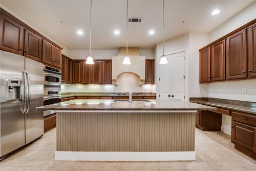 apt-202-555 Via Amalfi, Irving, TX, 75039-2859 | Card Image