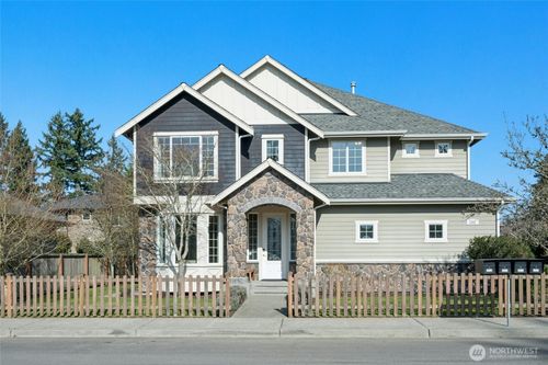 2302 Ne 28th St, Renton, WA, 98056-2220 | Card Image