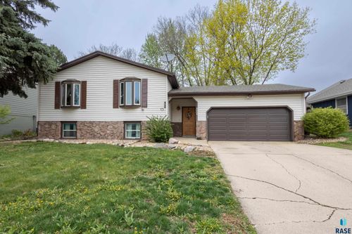 5004 W 49th St Street, Sioux Falls, SD, 57106 | Card Image