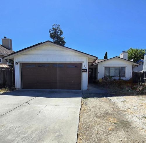 840 Line St, Hollister, CA, 95023-4590 | Card Image