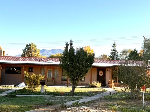 605 Chapel Ln, Taos, NM, 87571-6457 | Card Image