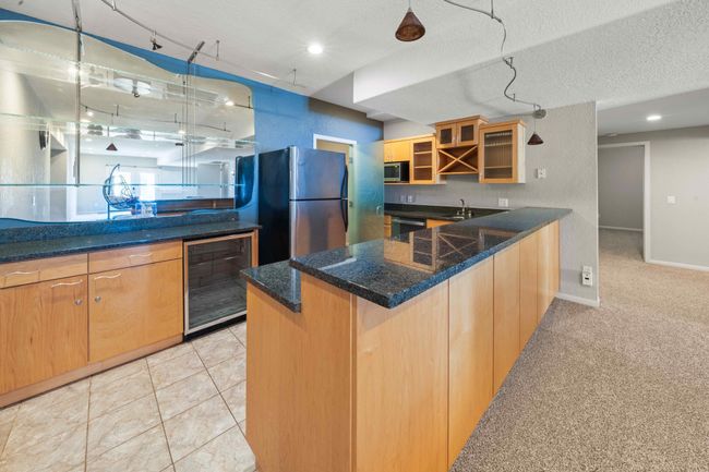 Kitchen/bar in lower level | Image 32