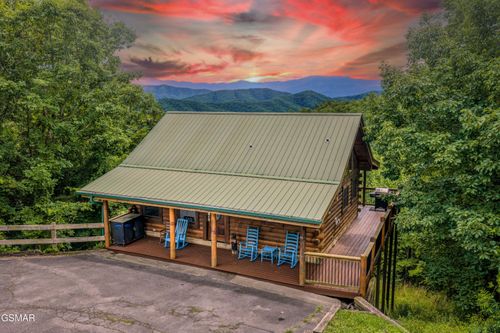 989 Autumn Ridge Way, Sevierville, TN, 37876-8509 | Card Image