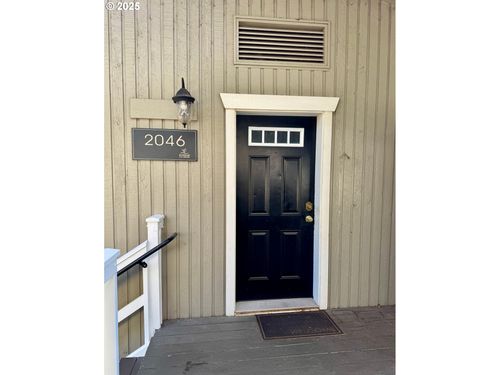 2046 W 14th Pl, Eugene, OR, 97402-3407 | Card Image