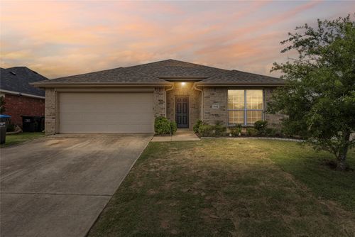 1502 Jacksons Run, Greenville, TX, 75402-7627 | Card Image