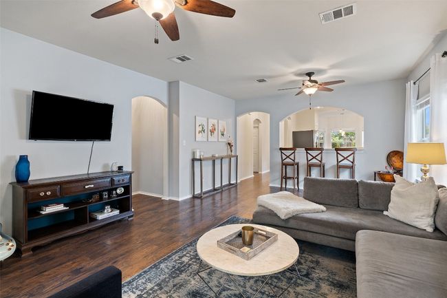 9204 Brents Elm Dr, House other with 3 bedrooms, 2 bathrooms and 2 parking in Austin TX | Image 5